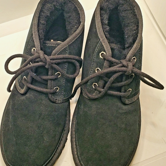 UGG Classic Neumel Chukka Boot Black (1094269) Sz 8 *fits like 8.5 - Picture 3 of 9